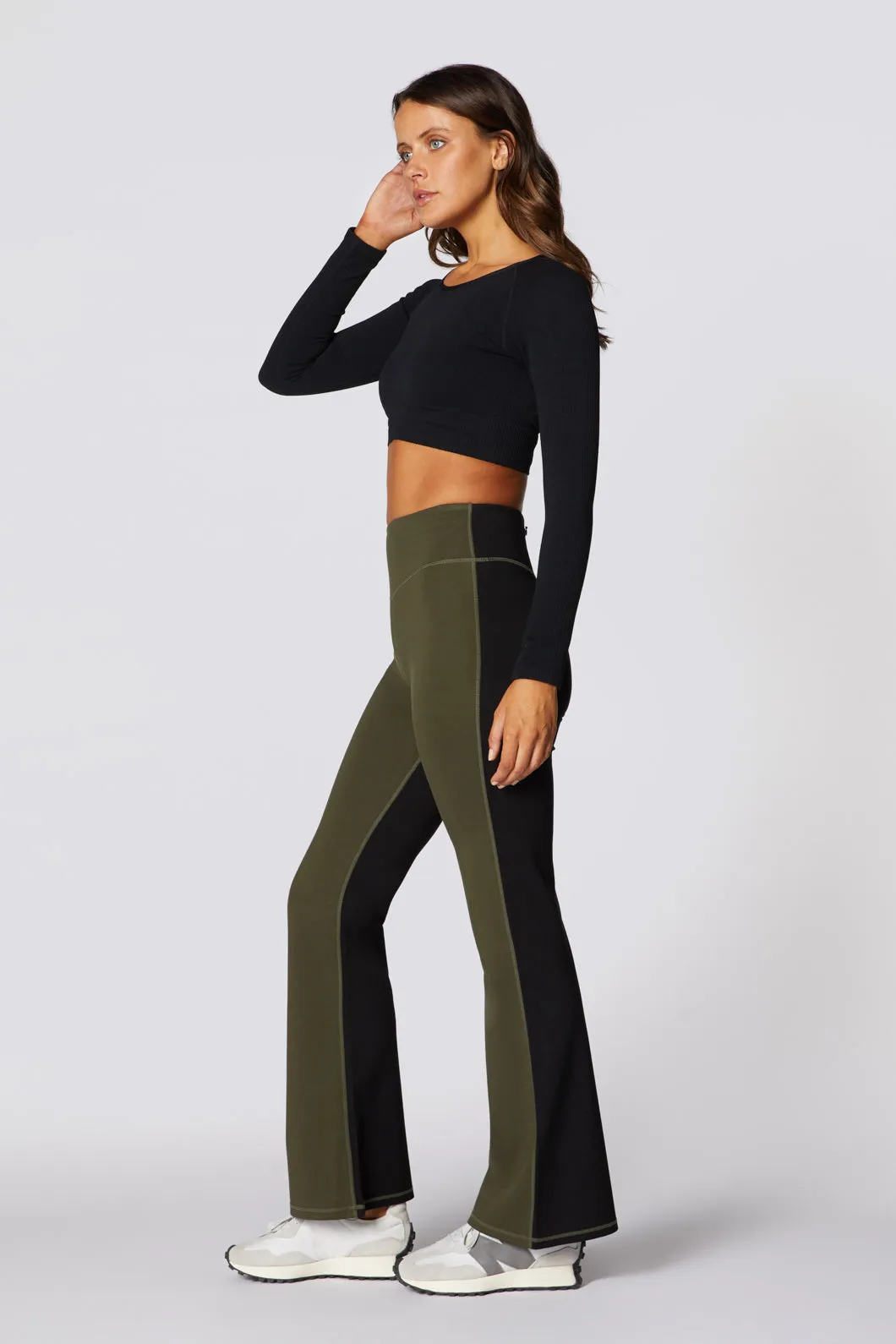 Deliciosa Flare Legging